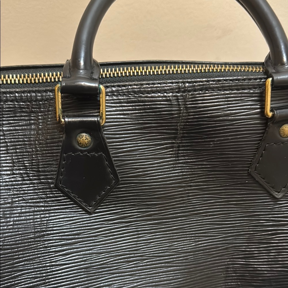 Louis Vuitton Epileather Black Speedy 30 Bag - 100% Authentic - Picture 6 of 8